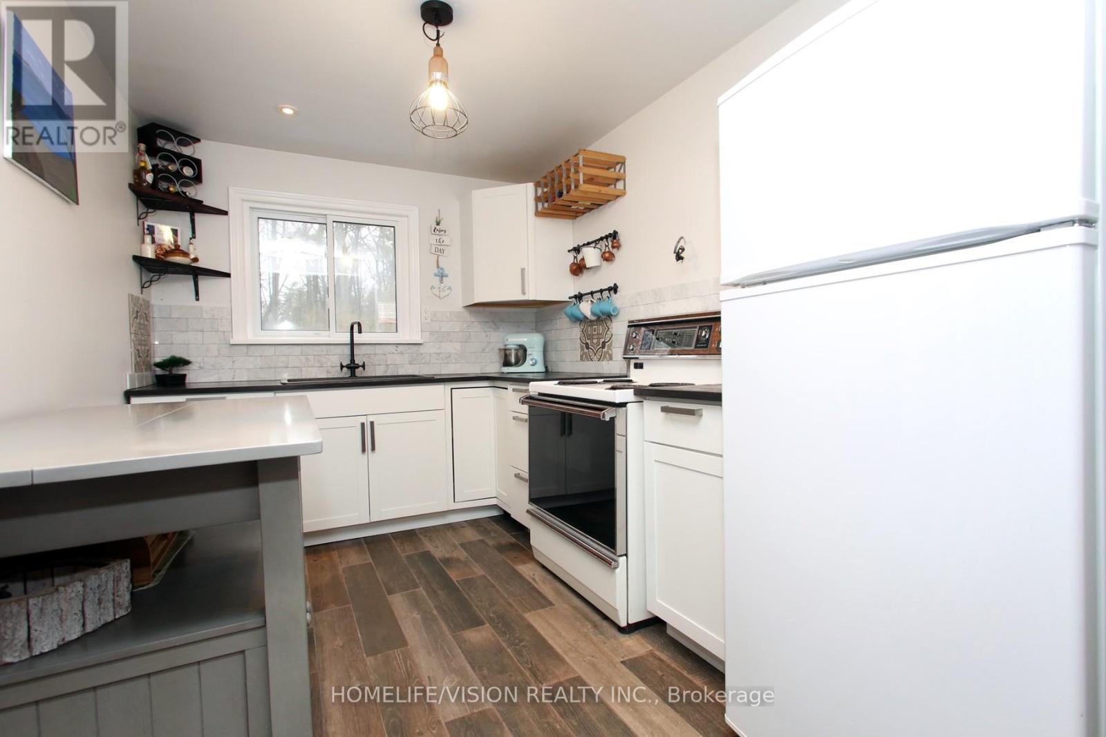 1807 Tiny Beaches Road S, Tiny, Ontario  L0L 1P1 - Photo 14 - S12983826