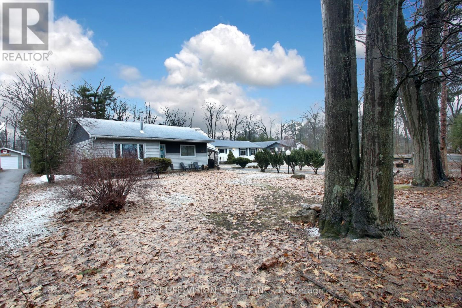 1807 Tiny Beaches Road S, Tiny, Ontario  L0L 1P1 - Photo 4 - S12983826