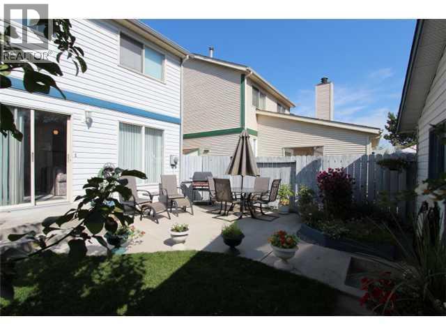 856 Queensland Drive Se, Calgary, Alberta  T2J 6J4 - Photo 3 - A2293014