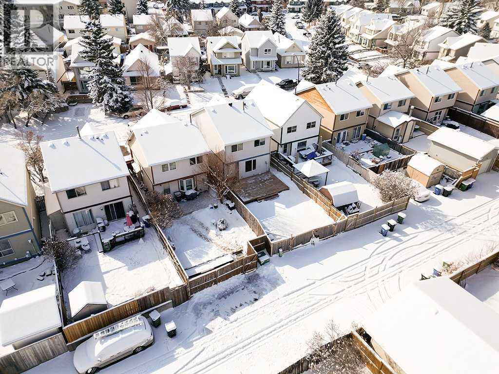 84 Queen Anne Close Se, Calgary, Alberta  T2J 6E5 - Photo 3 - A2297716