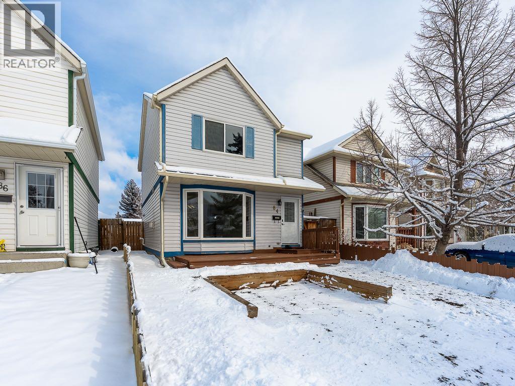 84 Queen Anne Close Se, Calgary, Alberta  T2J 6E5 - Photo 2 - A2297716