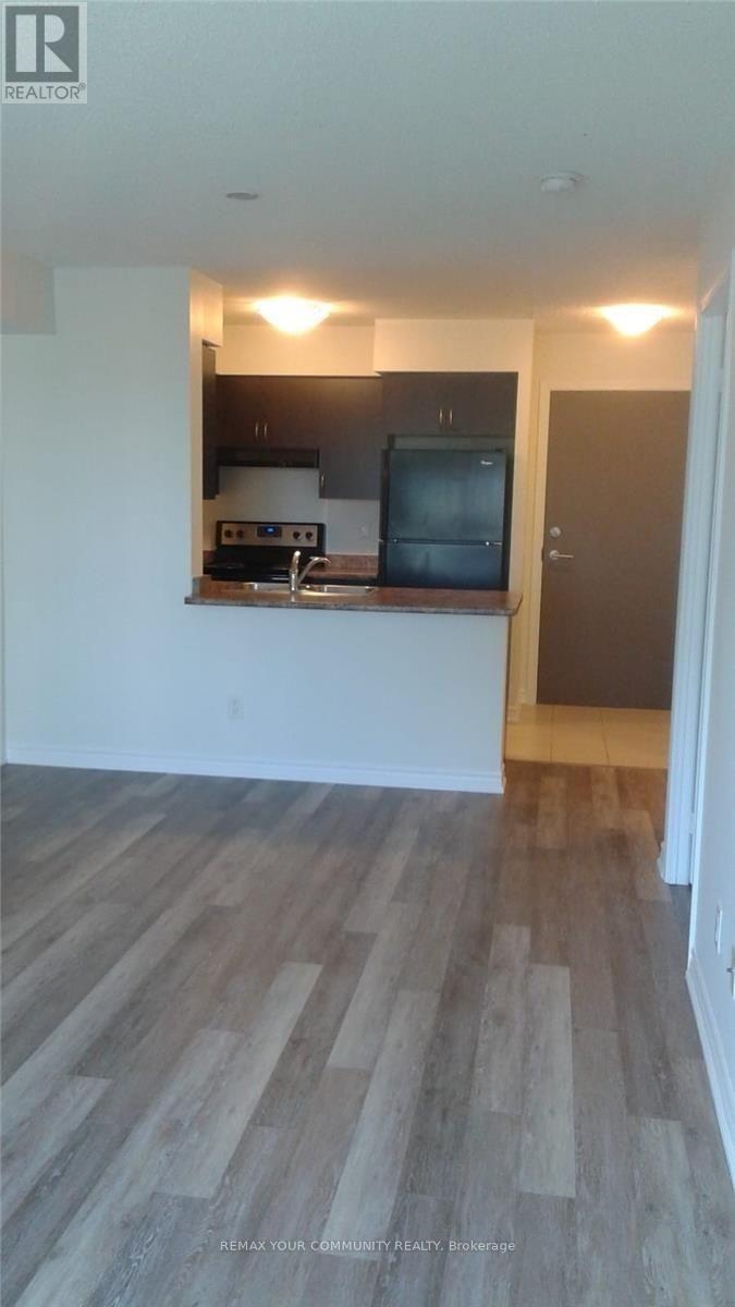 525 - 35 Saranac Boulevard, Toronto (Englemount-Lawrence), Ontario  M6A 2G5 - Photo 7 - C12957694