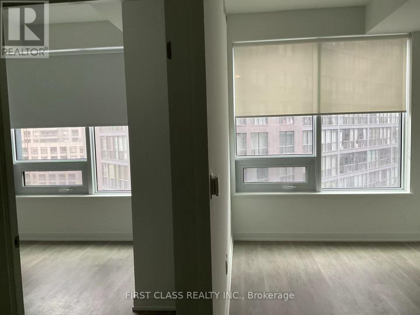 1001 - 8 Wellesley Street W, Toronto, Ontario  M4Y 0J5 - Photo 5 - C12983604