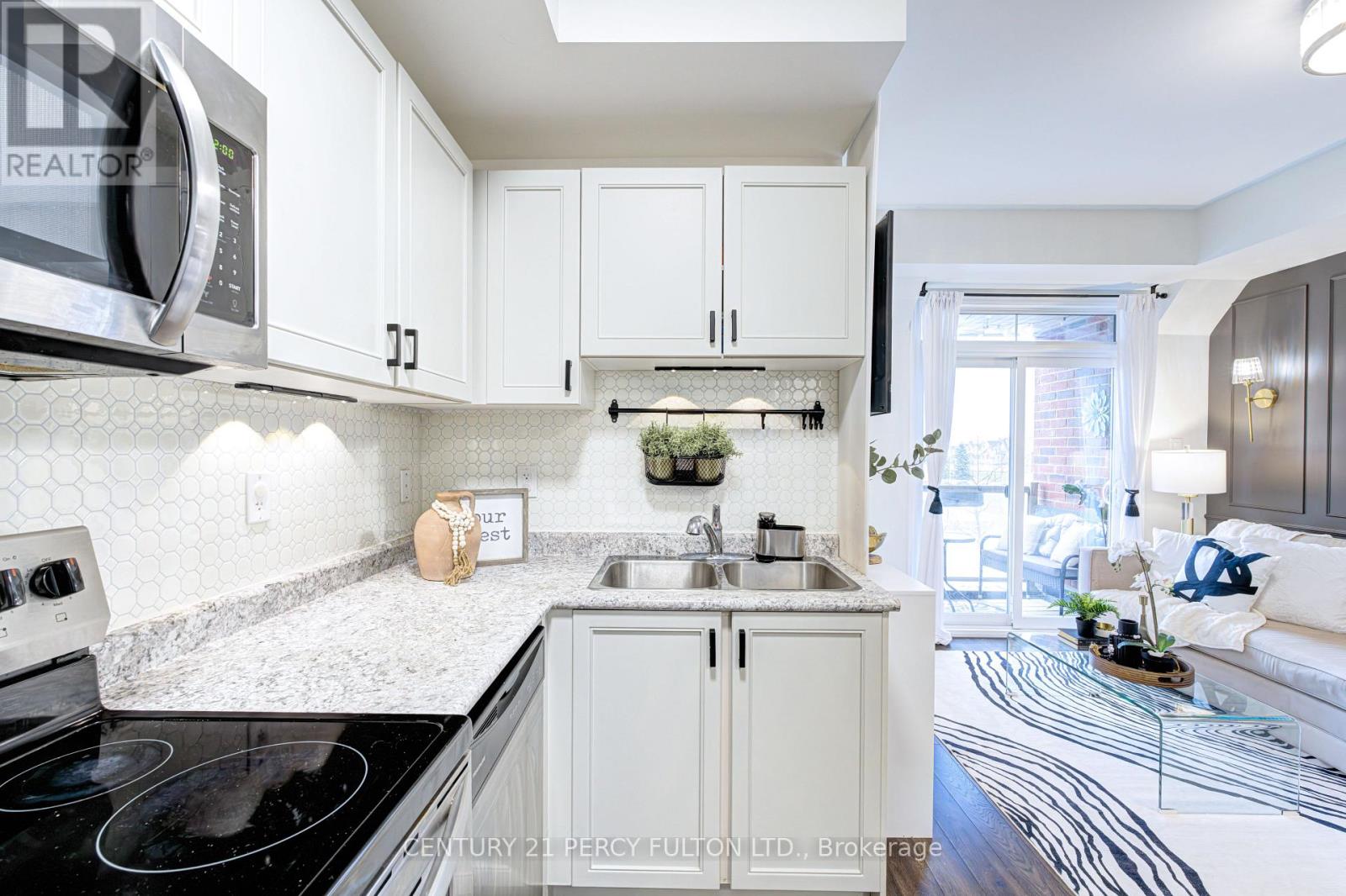 2566 William Jackson Drive, Pickering, Ontario  L1X 0E5 - Photo 13 - E12983328