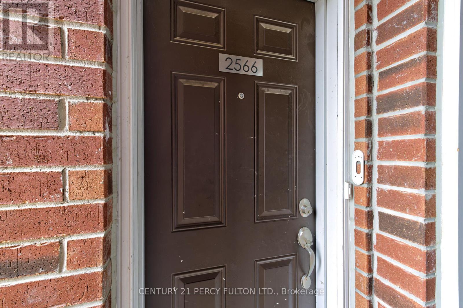 2566 William Jackson Drive, Pickering, Ontario  L1X 0E5 - Photo 2 - E12983328