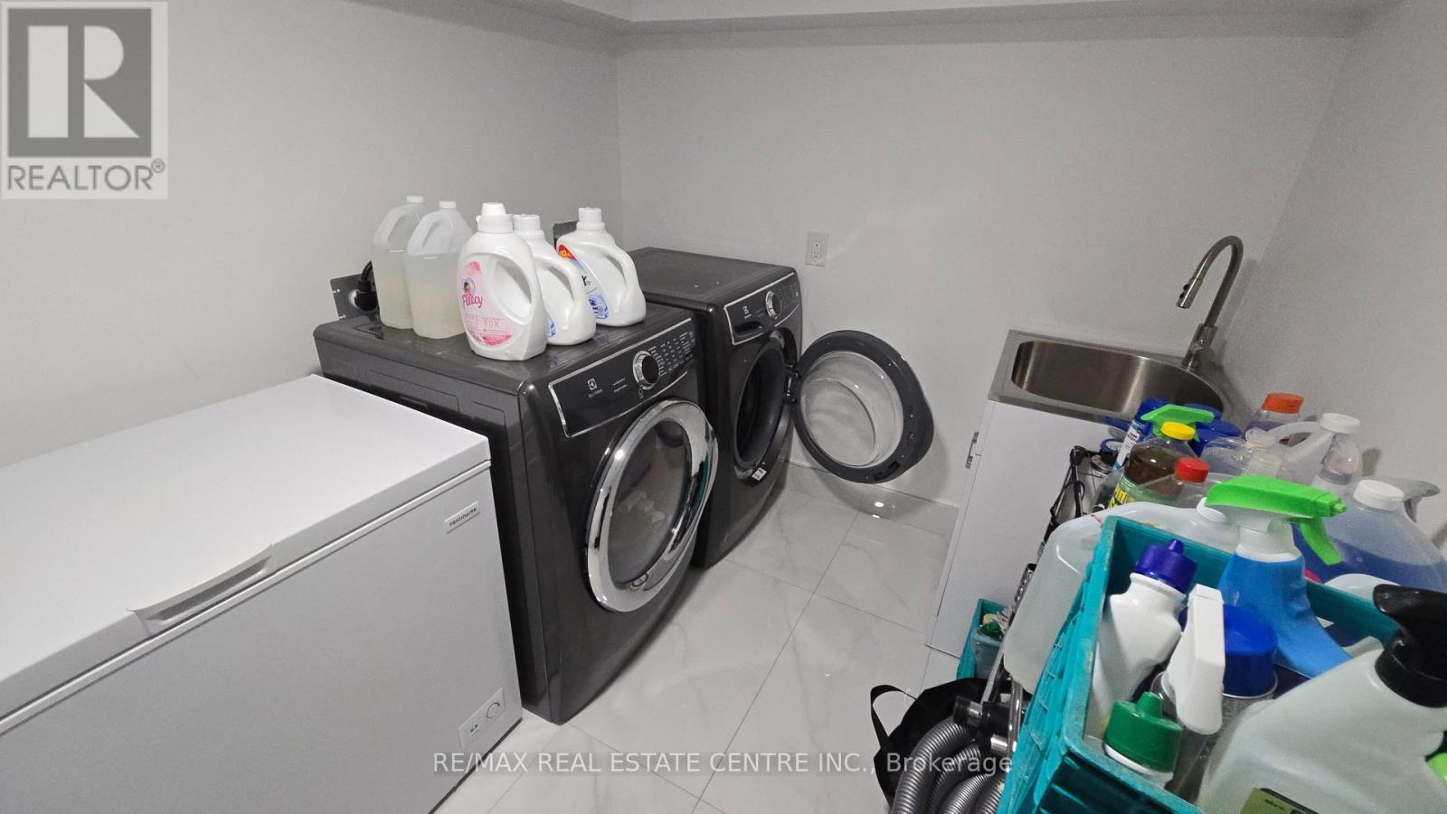 Basement - 5439 Mcfarren Boulevard, Mississauga, Ontario  L5M 5Y3 - Photo 14 - W12980302