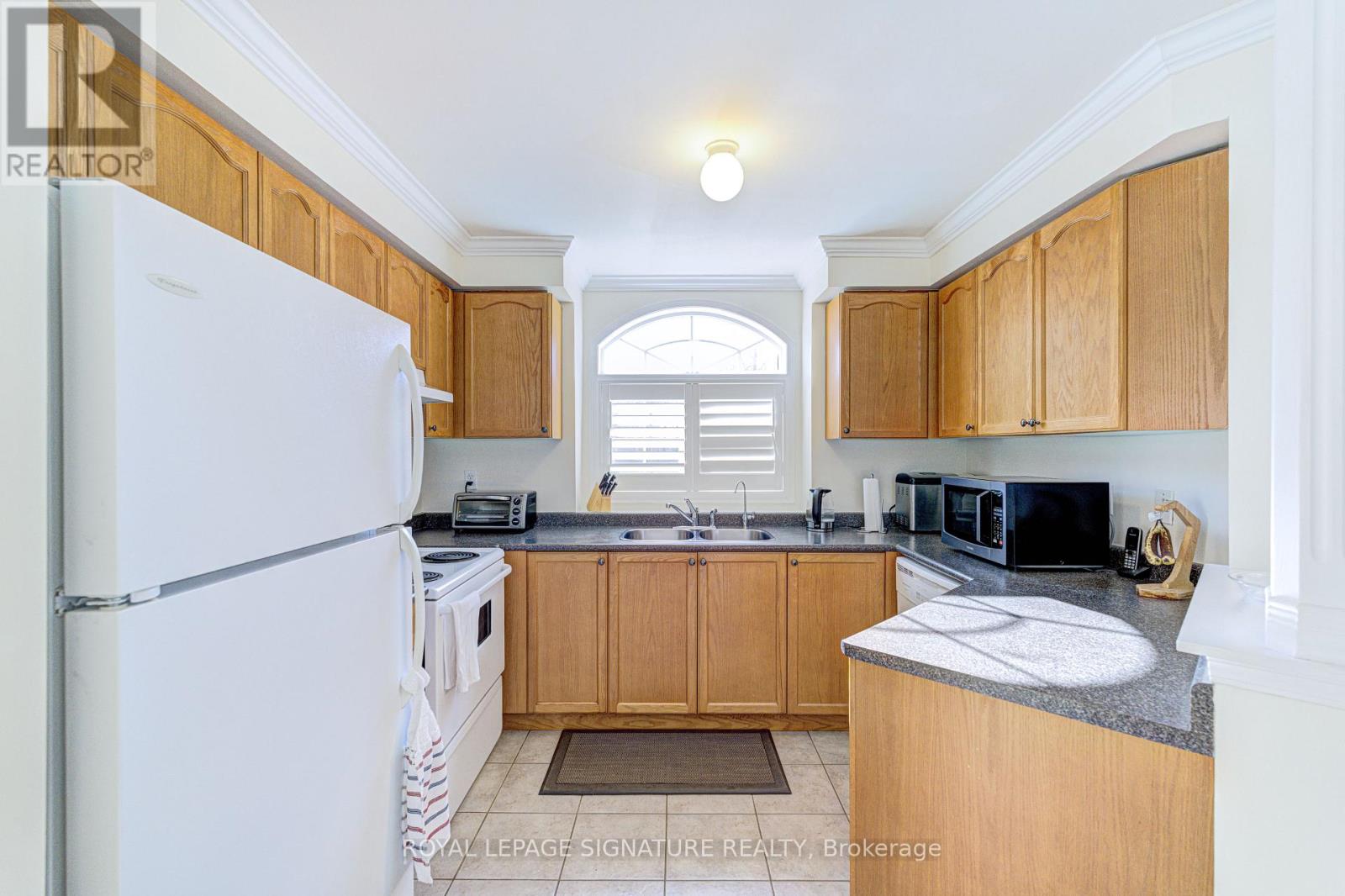 1019 Kennedy Circle, Milton, Ontario  L9T 5S4 - Photo 16 - W12983100