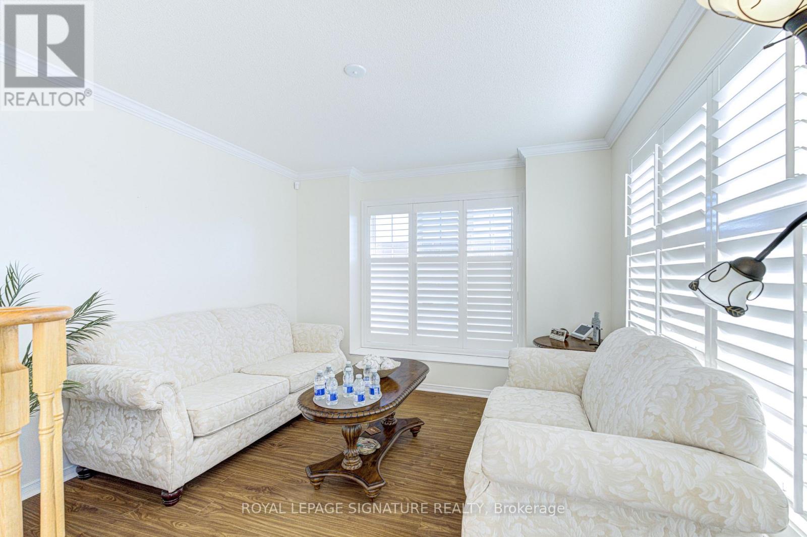 1019 Kennedy Circle, Milton, Ontario  L9T 5S4 - Photo 9 - W12983100