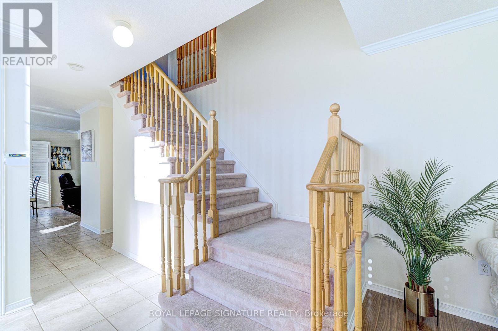 1019 Kennedy Circle, Milton, Ontario  L9T 5S4 - Photo 14 - W12983100