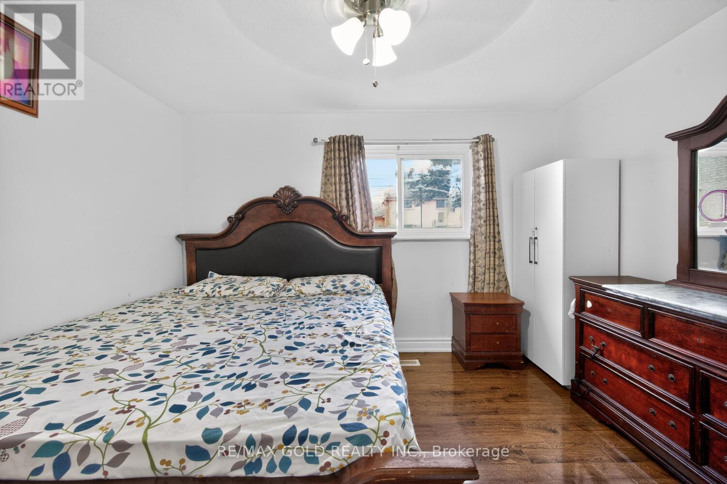 3031 Lafontaine Road, Mississauga, Ontario  L4T 1Z4 - Photo 23 - W12983492