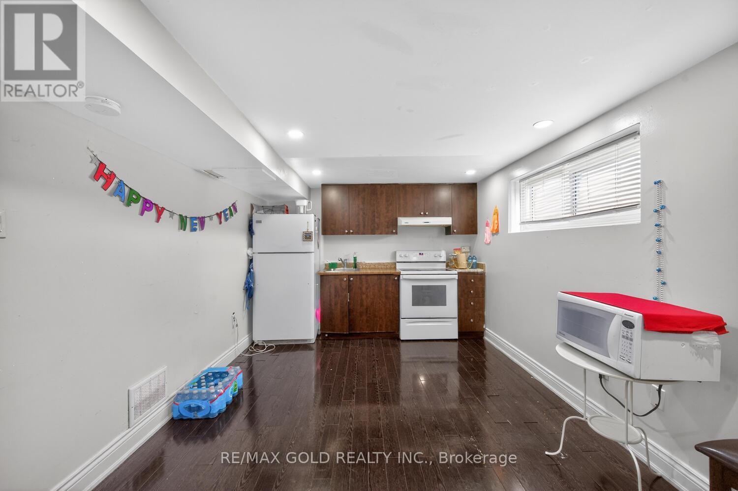 3031 Lafontaine Road, Mississauga, Ontario  L4T 1Z4 - Photo 29 - W12983492