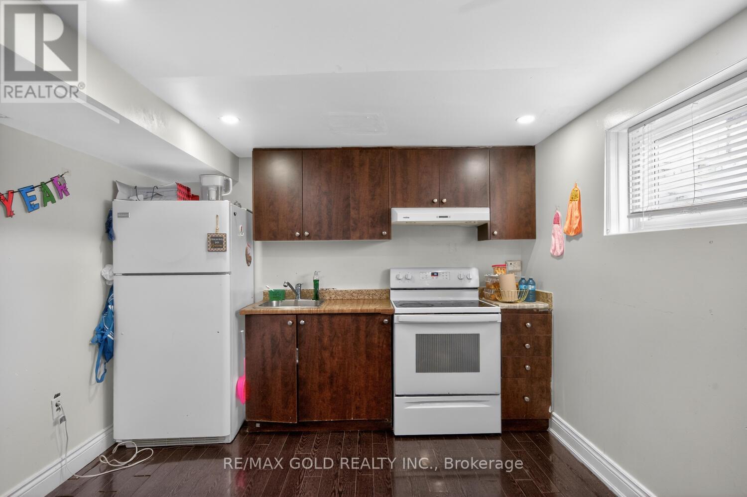 3031 Lafontaine Road, Mississauga, Ontario  L4T 1Z4 - Photo 31 - W12983492