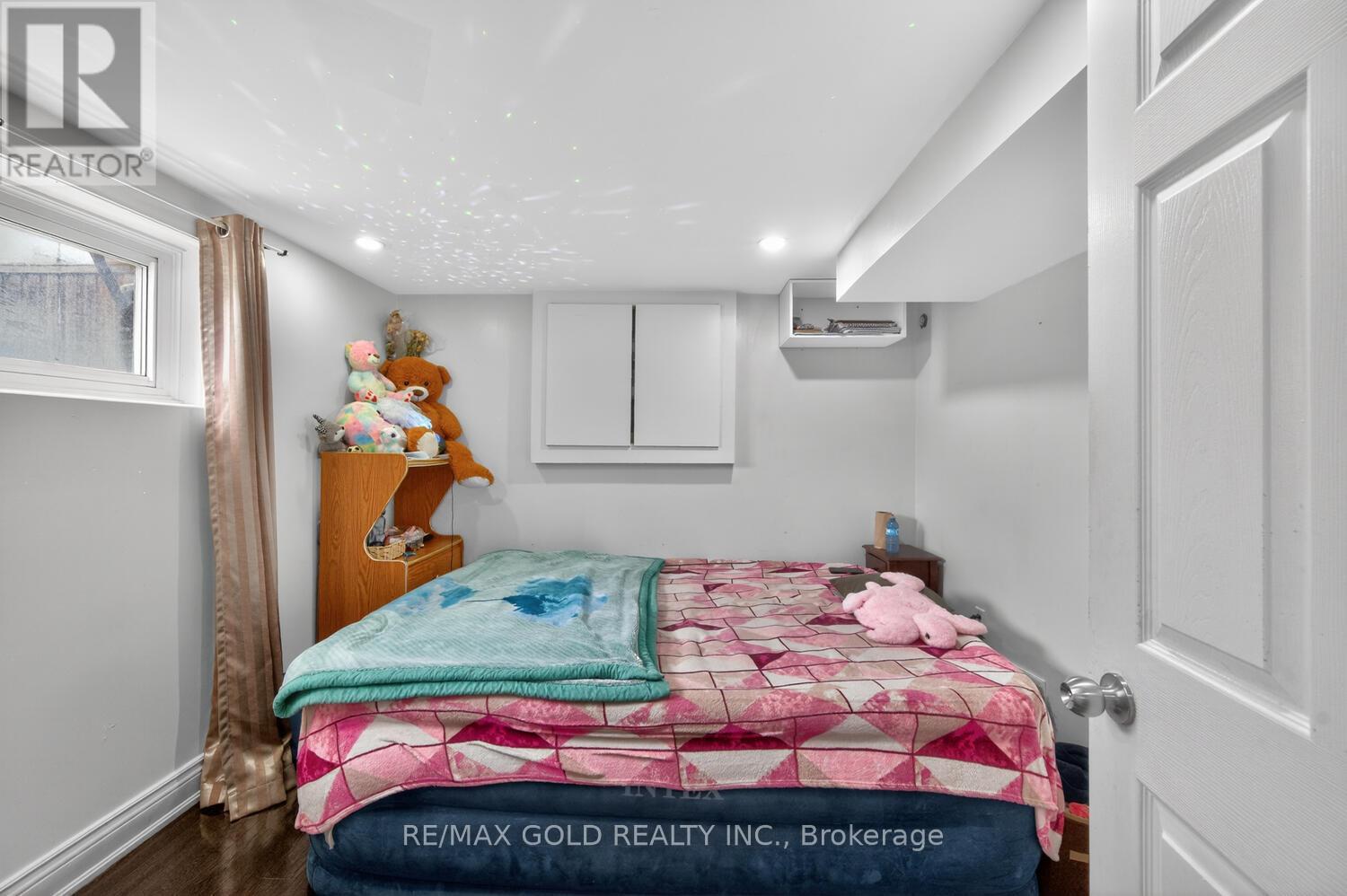 3031 Lafontaine Road, Mississauga, Ontario  L4T 1Z4 - Photo 32 - W12983492