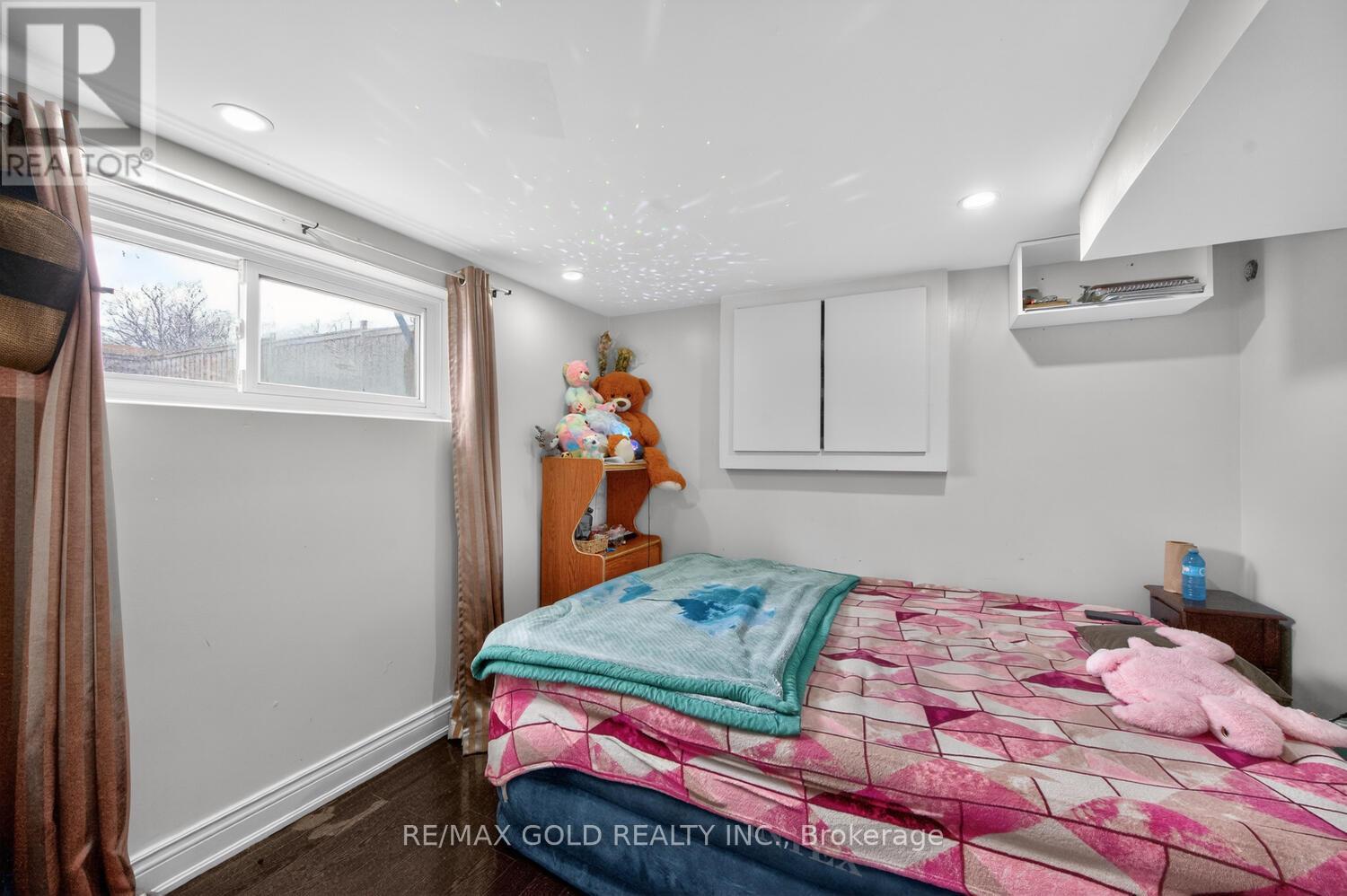 3031 Lafontaine Road, Mississauga, Ontario  L4T 1Z4 - Photo 33 - W12983492