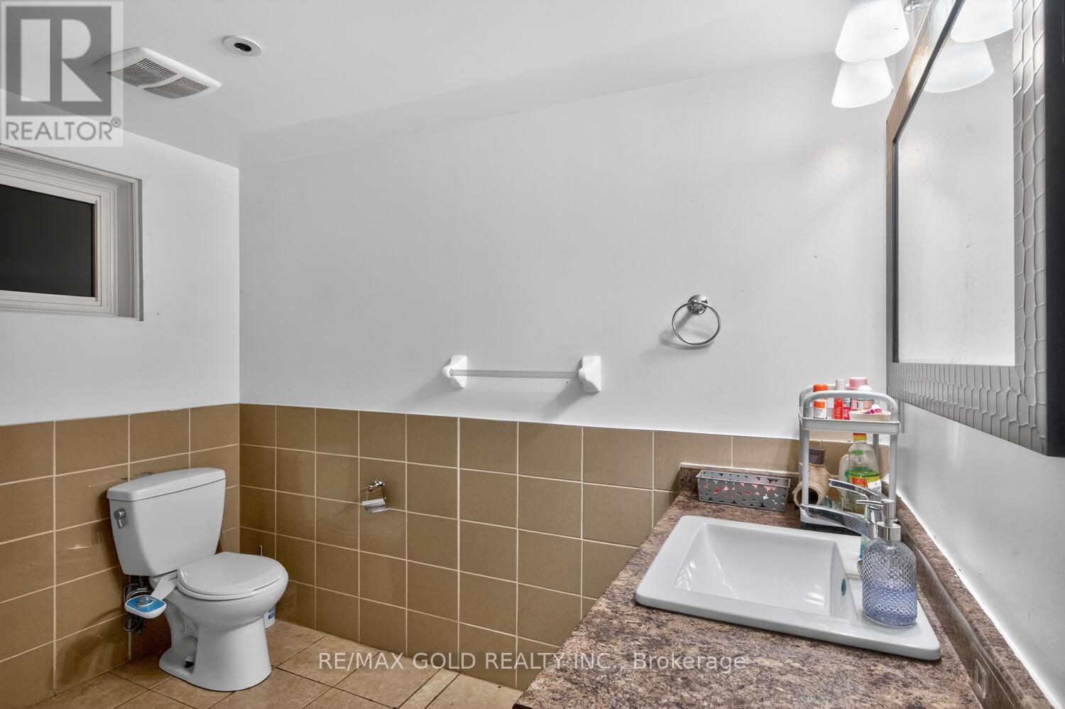 3031 Lafontaine Road, Mississauga, Ontario  L4T 1Z4 - Photo 35 - W12983492