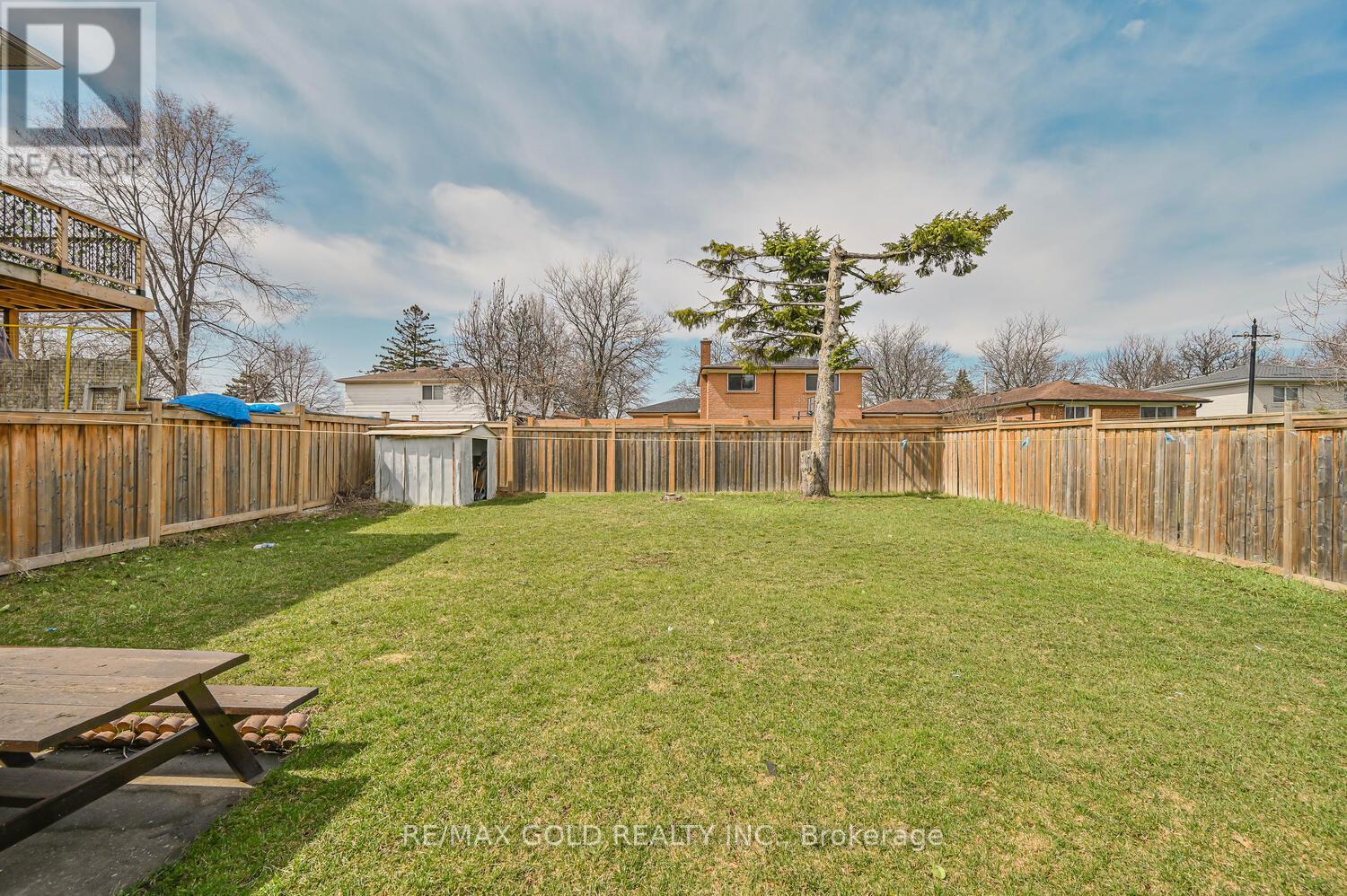 3031 Lafontaine Road, Mississauga, Ontario  L4T 1Z4 - Photo 37 - W12983492