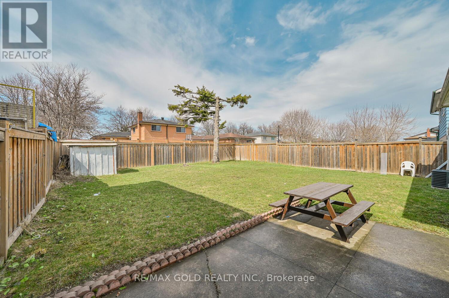 3031 Lafontaine Road, Mississauga, Ontario  L4T 1Z4 - Photo 38 - W12983492