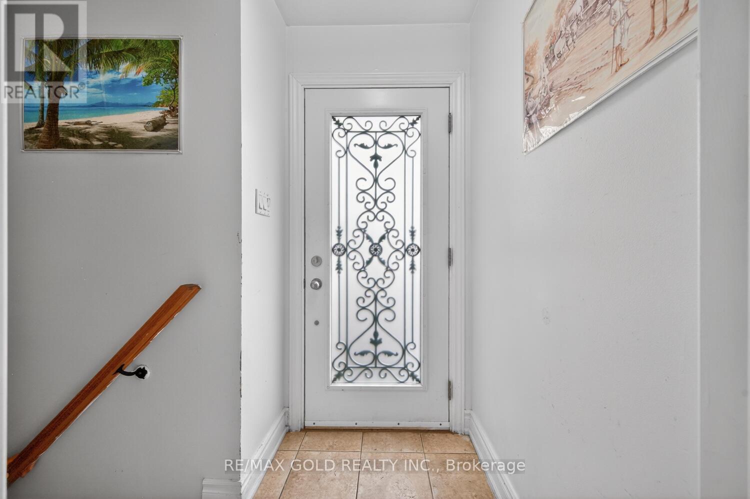 3031 Lafontaine Road, Mississauga, Ontario  L4T 1Z4 - Photo 5 - W12983492