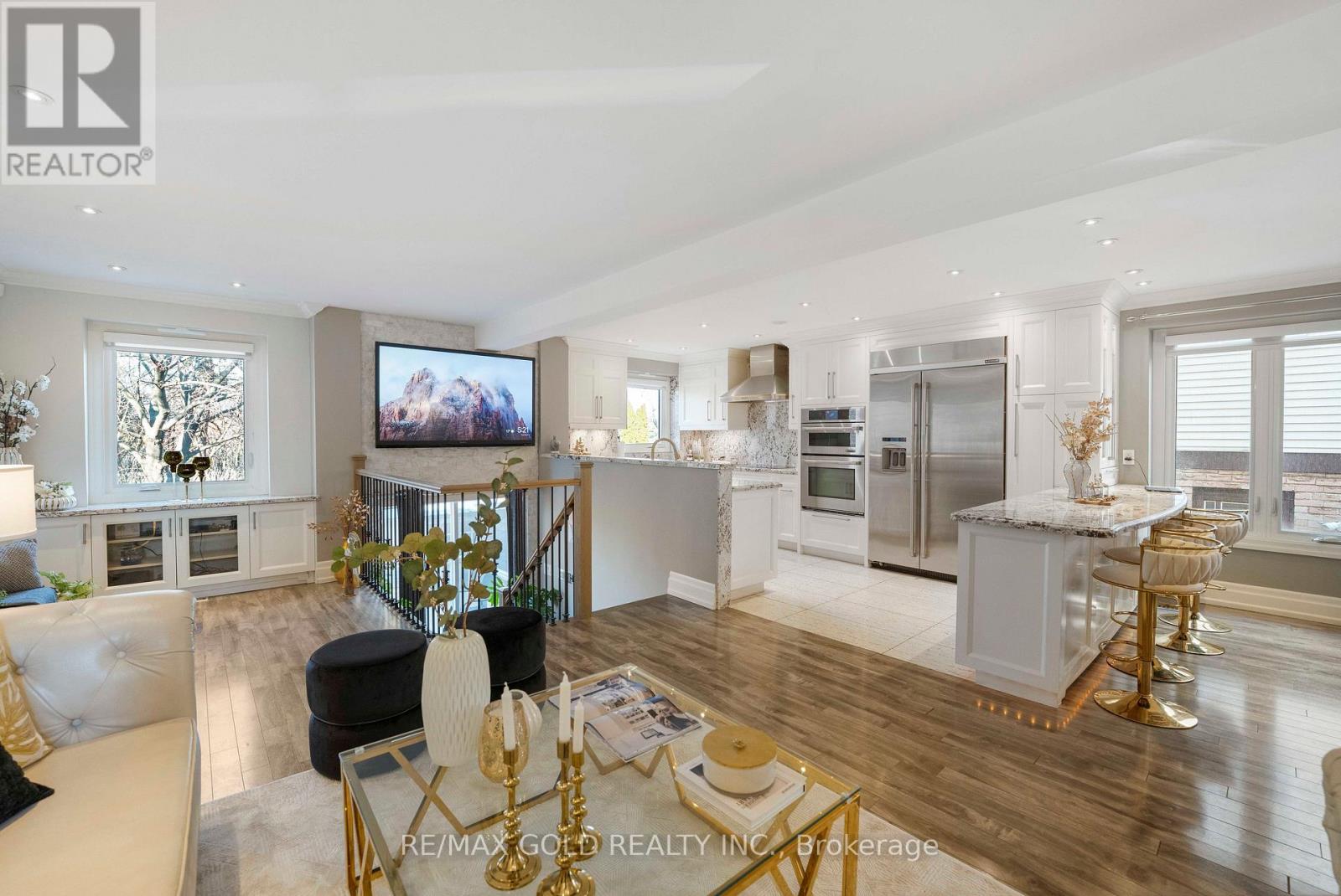 4187 Trellis Crescent, Mississauga, Ontario  L5L 2M1 - Photo 3 - W12983516