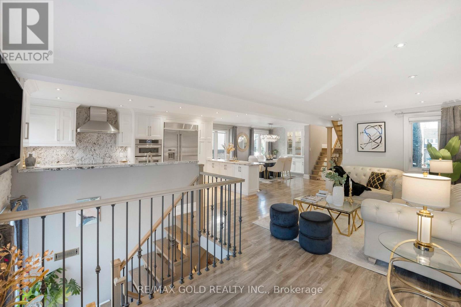 4187 Trellis Crescent, Mississauga, Ontario  L5L 2M1 - Photo 4 - W12983516