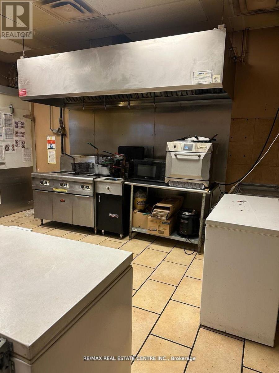 196 Mcewan Dr E Drive, Caledon, Ontario  L7E 2Y3 - Photo 15 - W12983538