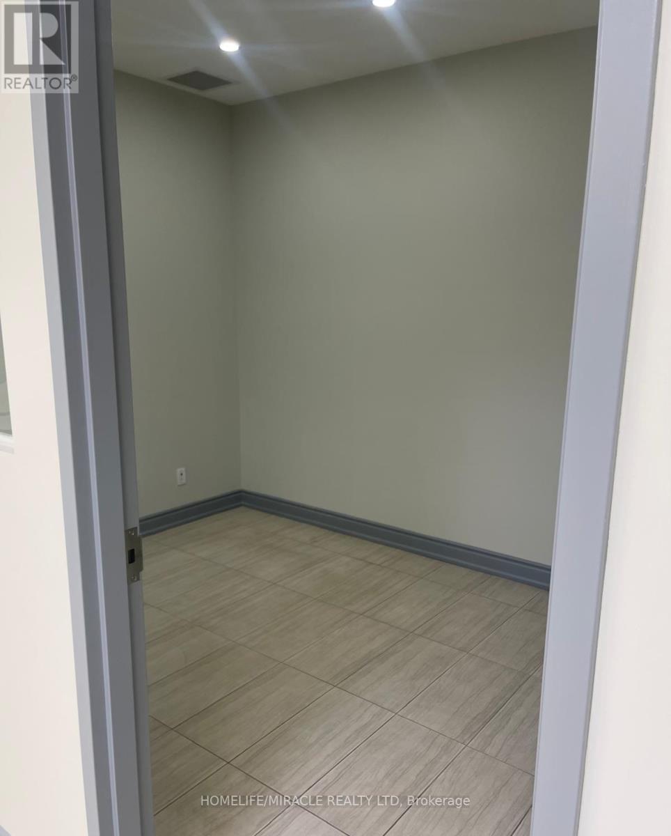 3 - 7195 Tranmere Drive, Mississauga, Ontario  L5S 1N4 - Photo 10 - W12983542