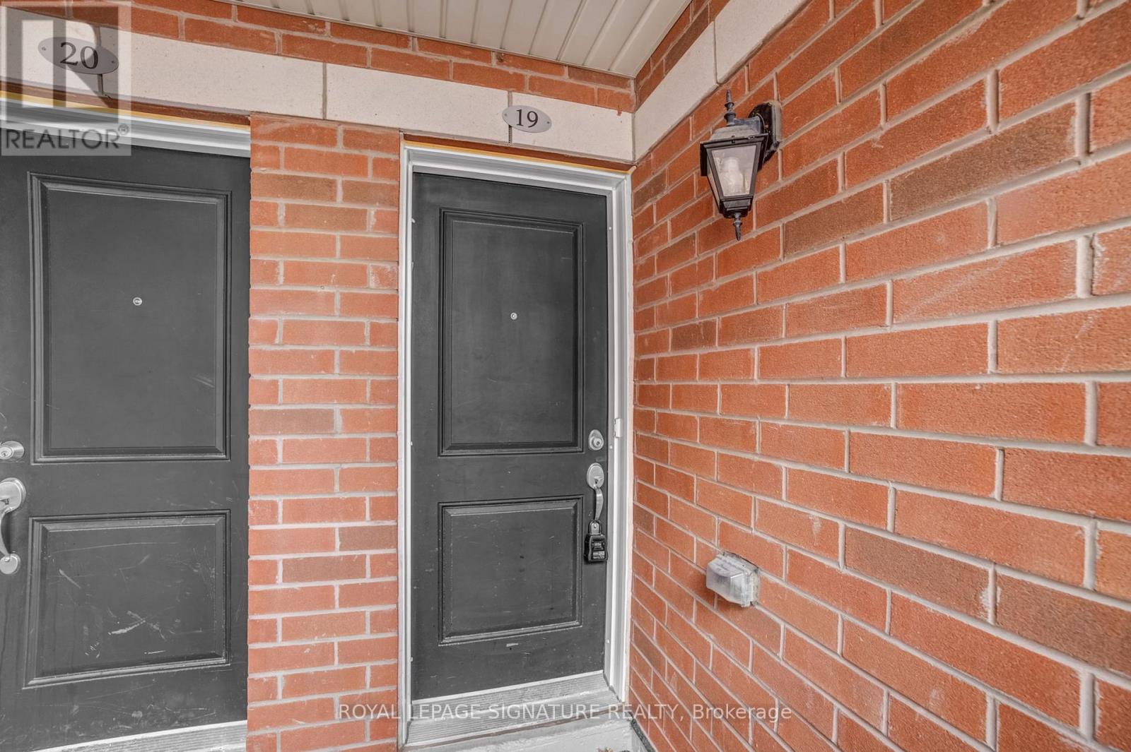 19 - 2492 Post Road, Oakville, Ontario  L6H 0G6 - Photo 2 - W12983578