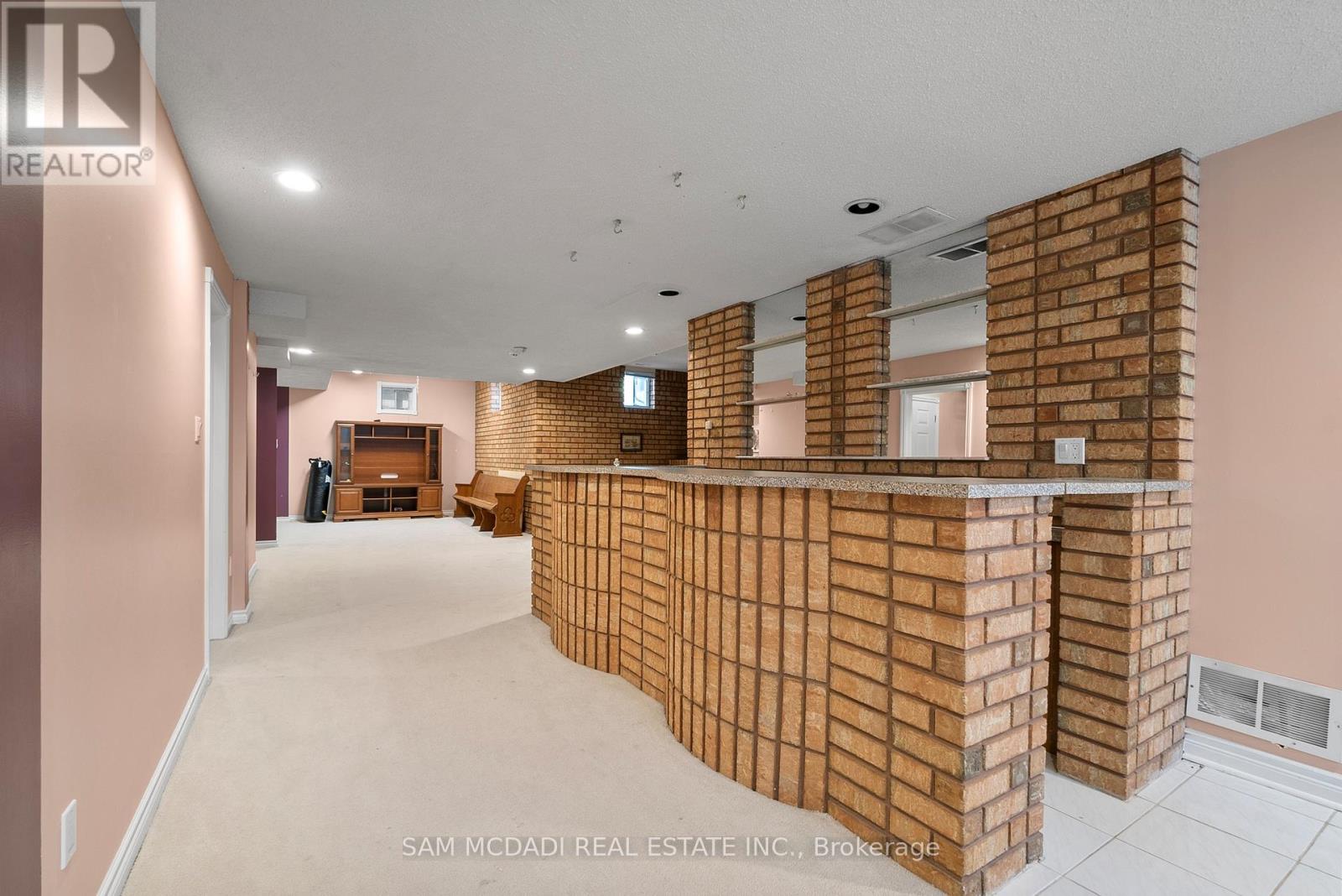 2339 Glengarry Road, Mississauga, Ontario  L5C 1Y1 - Photo 33 - W12983590