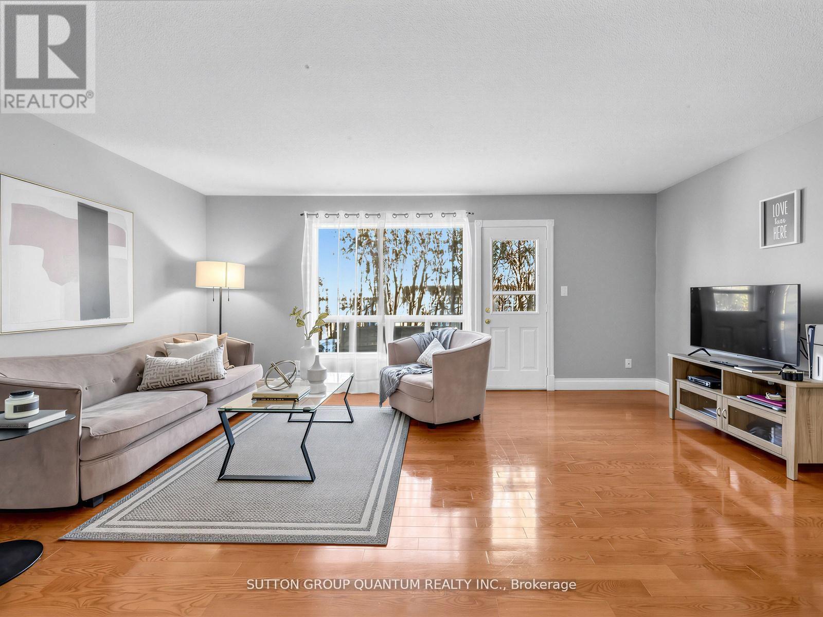30 - 3665 Flamewood Drive, Mississauga, Ontario  L4Y 3P5 - Photo 5 - W12983618