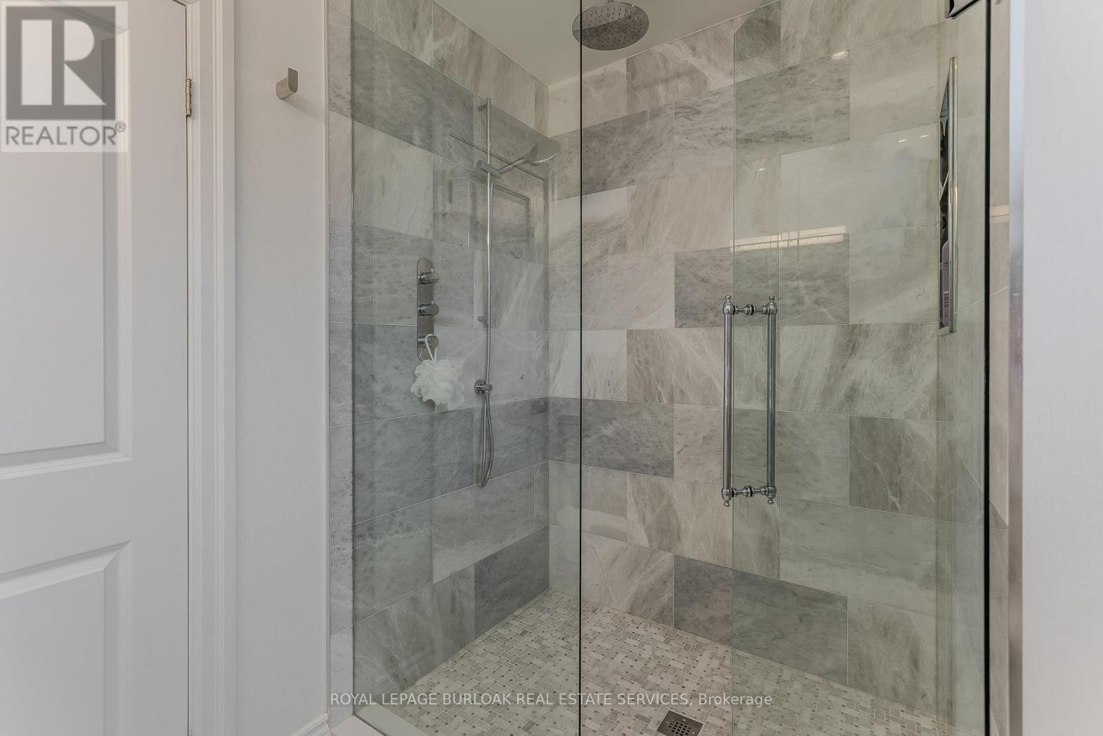 1375 Langdale Crescent, Oakville, Ontario  L6H 2K7 - Photo 20 - W12983666