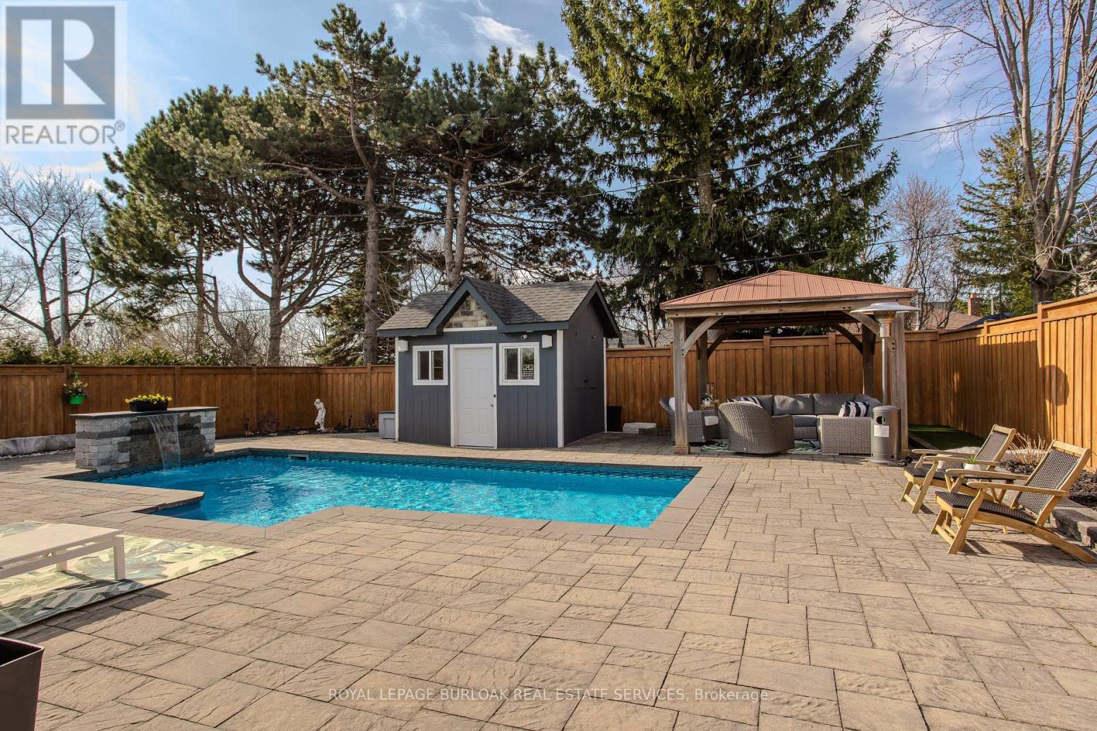 1375 Langdale Crescent, Oakville, Ontario  L6H 2K7 - Photo 3 - W12983666