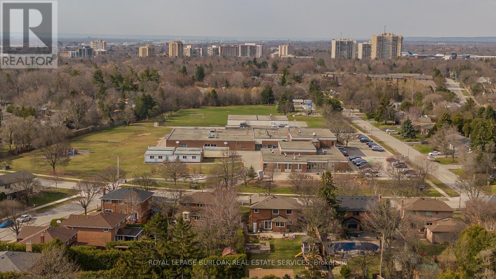 1375 Langdale Crescent, Oakville, Ontario  L6H 2K7 - Photo 38 - W12983666