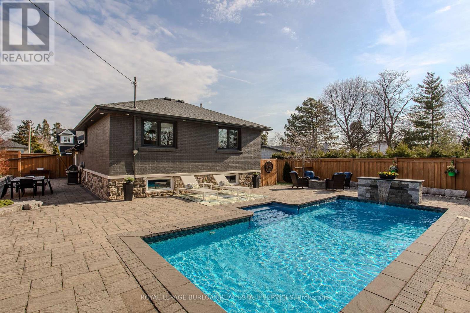 1375 Langdale Crescent, Oakville, Ontario  L6H 2K7 - Photo 7 - W12983666