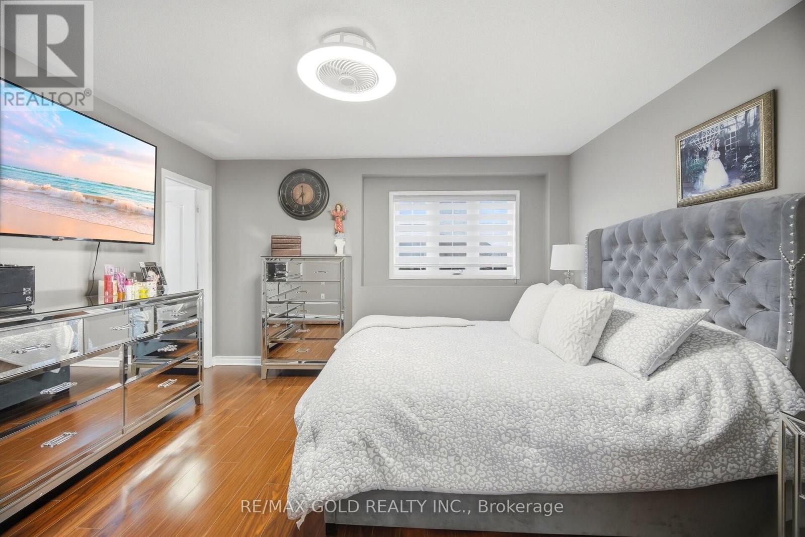 16 Flower Trail, Brampton, Ontario  L6P 1P1 - Photo 13 - W12983694