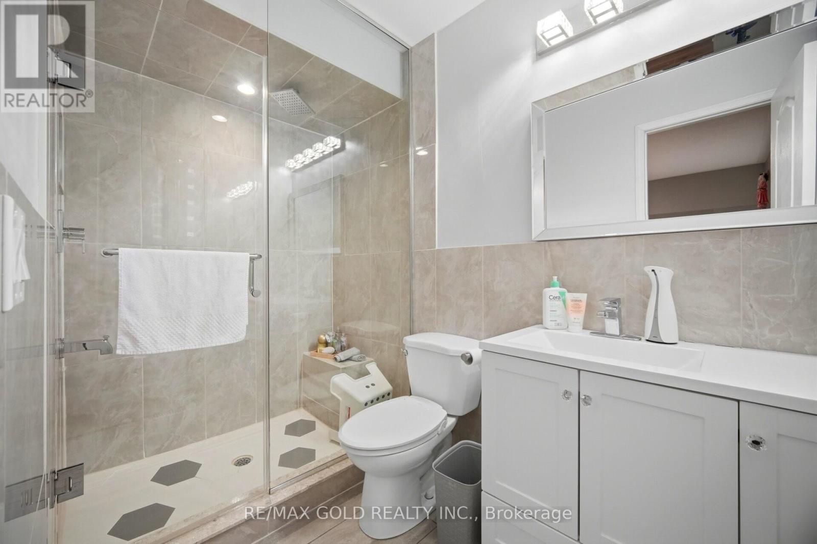 16 Flower Trail, Brampton, Ontario  L6P 1P1 - Photo 14 - W12983694