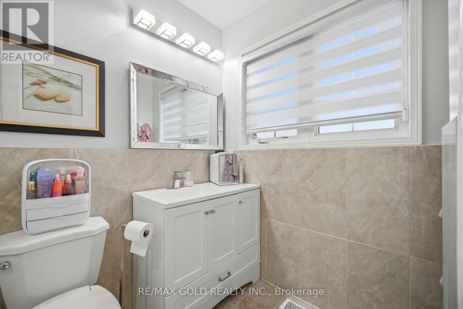 16 Flower Trail, Brampton, Ontario  L6P 1P1 - Photo 17 - W12983694