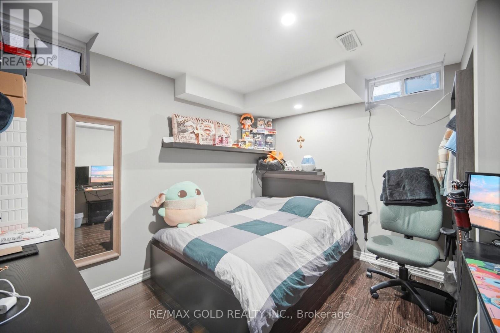 16 Flower Trail, Brampton, Ontario  L6P 1P1 - Photo 21 - W12983694