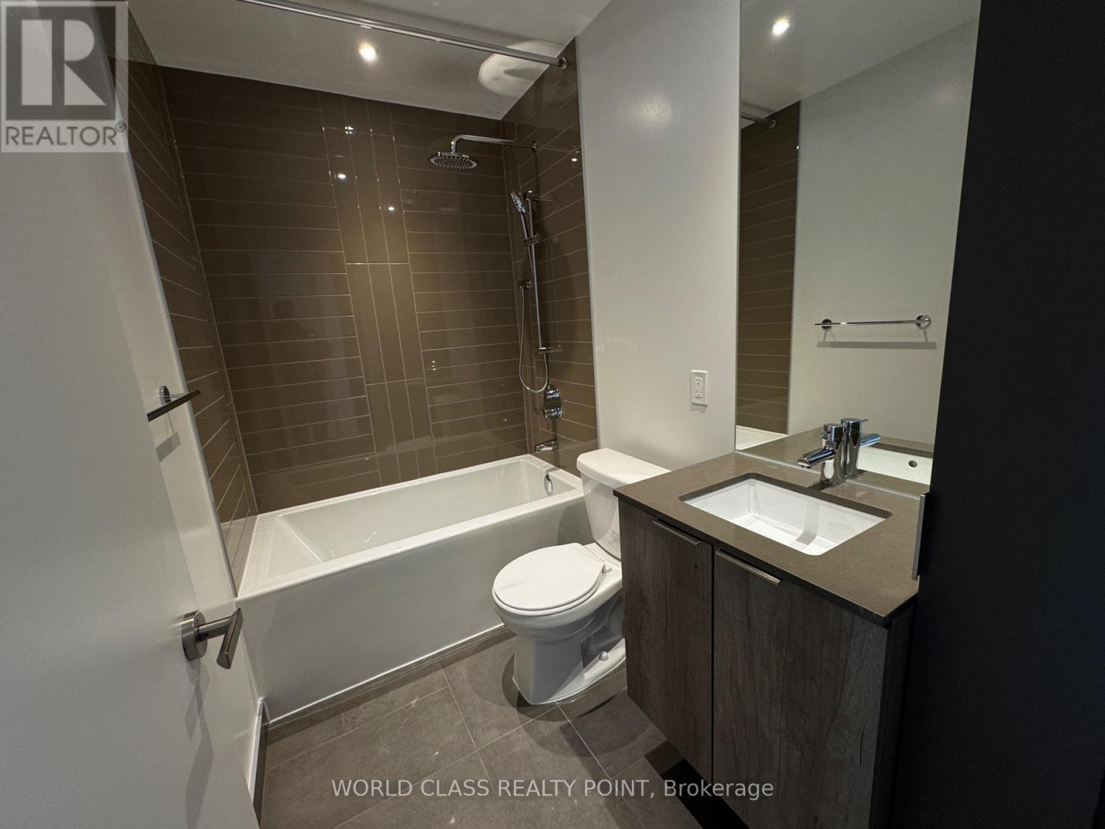 1109 - 448 Burnhamthorpe Road W, Mississauga, Ontario  L5B 0R4 - Photo 14 - W12983706