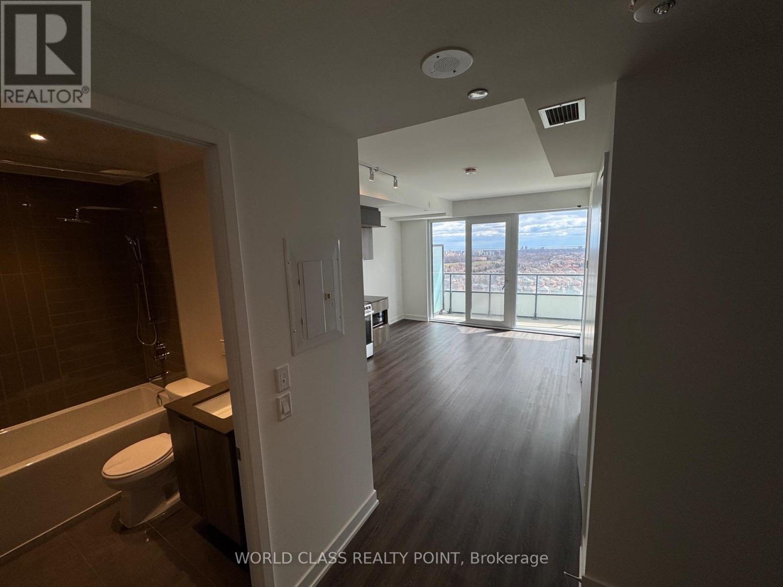 1109 - 448 Burnhamthorpe Road W, Mississauga, Ontario  L5B 0R4 - Photo 16 - W12983706