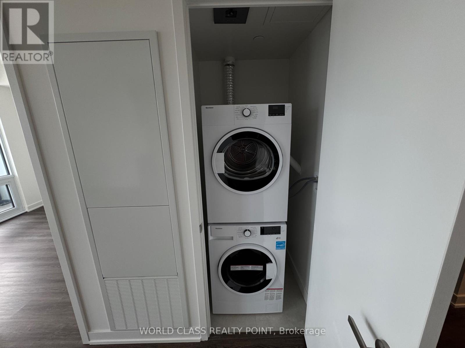 1109 - 448 Burnhamthorpe Road W, Mississauga, Ontario  L5B 0R4 - Photo 26 - W12983706