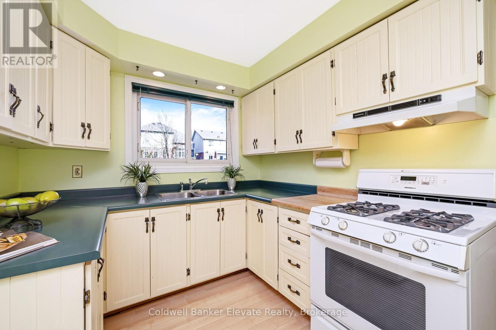 65 John Street, Halton Hills, Ontario L7G 2J9 - Photo 16 - W12983716