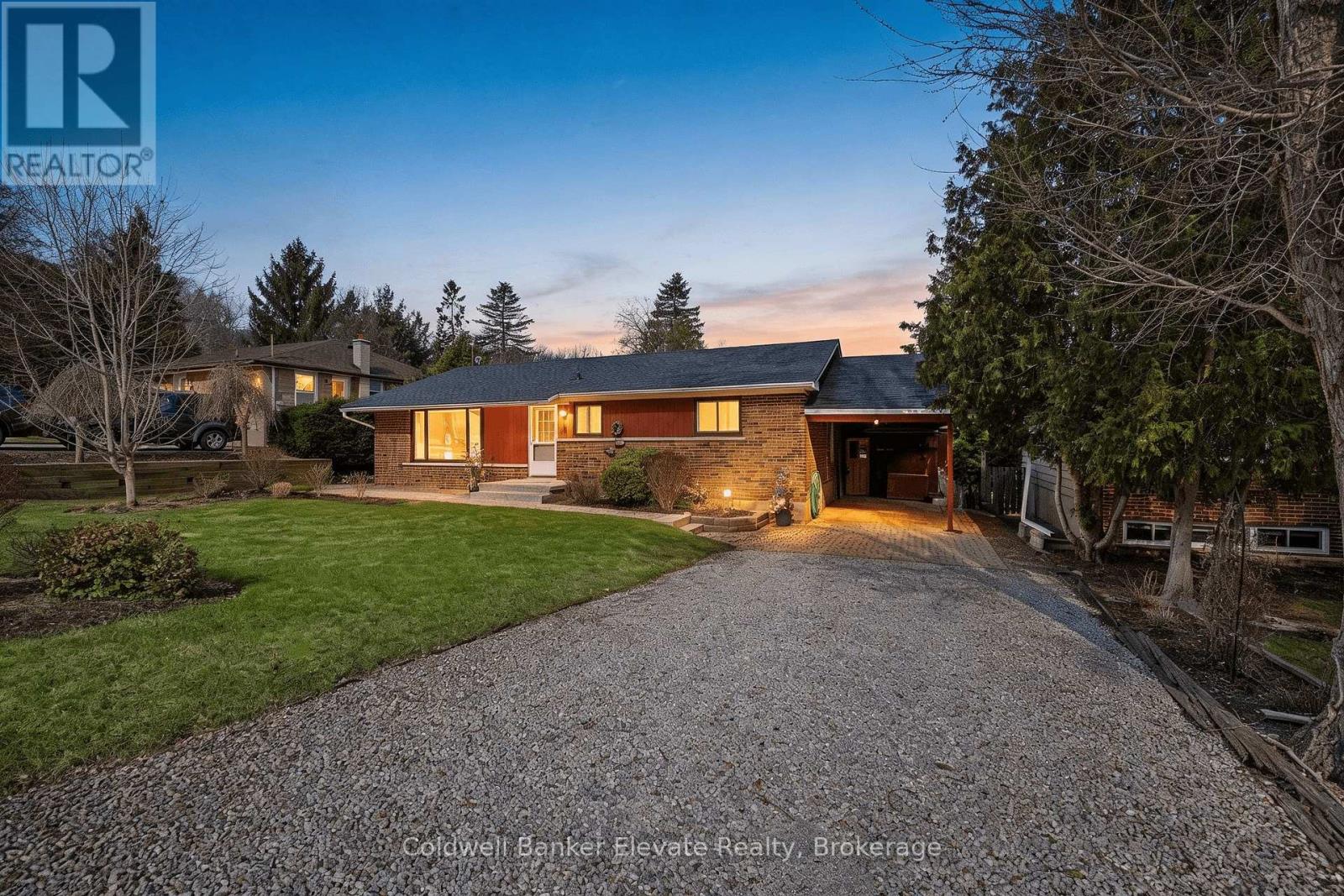 65 John Street, Halton Hills, Ontario L7G 2J9 - Photo 2 - W12983716