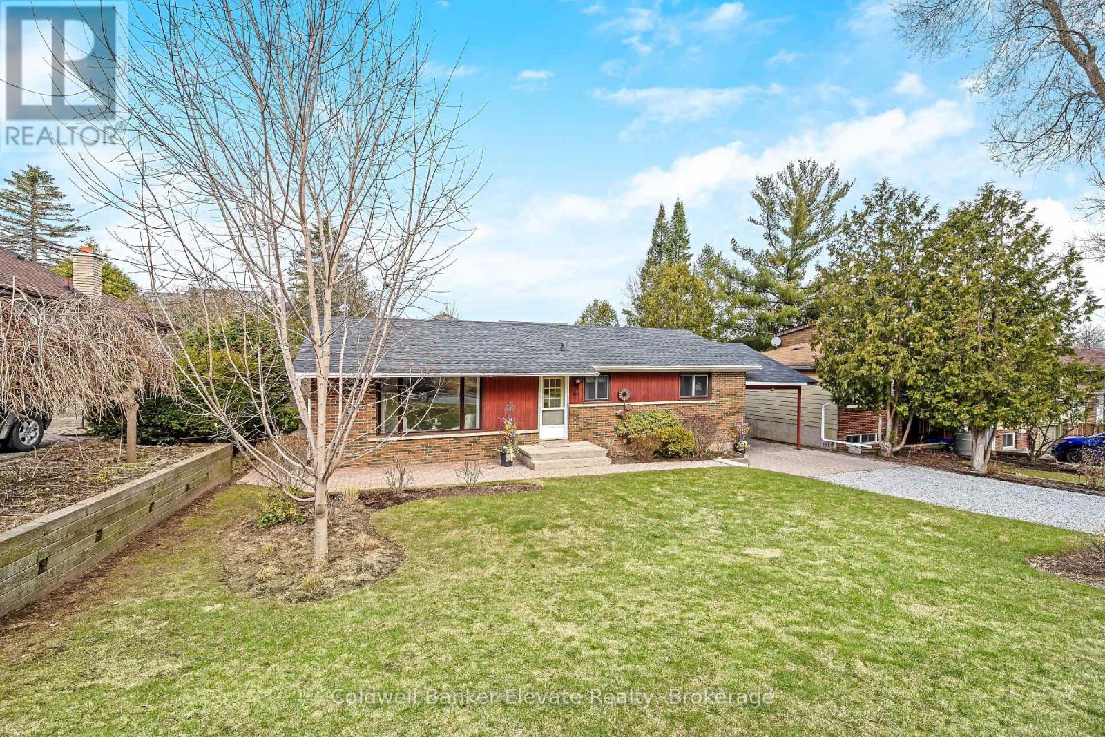 65 John Street, Halton Hills, Ontario L7G 2J9 - Photo 3 - W12983716