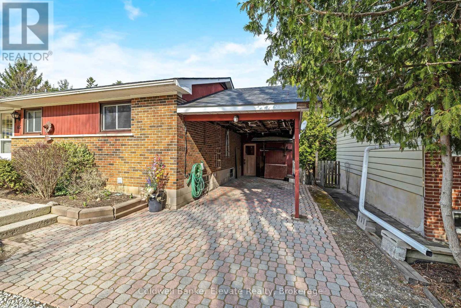 65 John Street, Halton Hills, Ontario L7G 2J9 - Photo 4 - W12983716