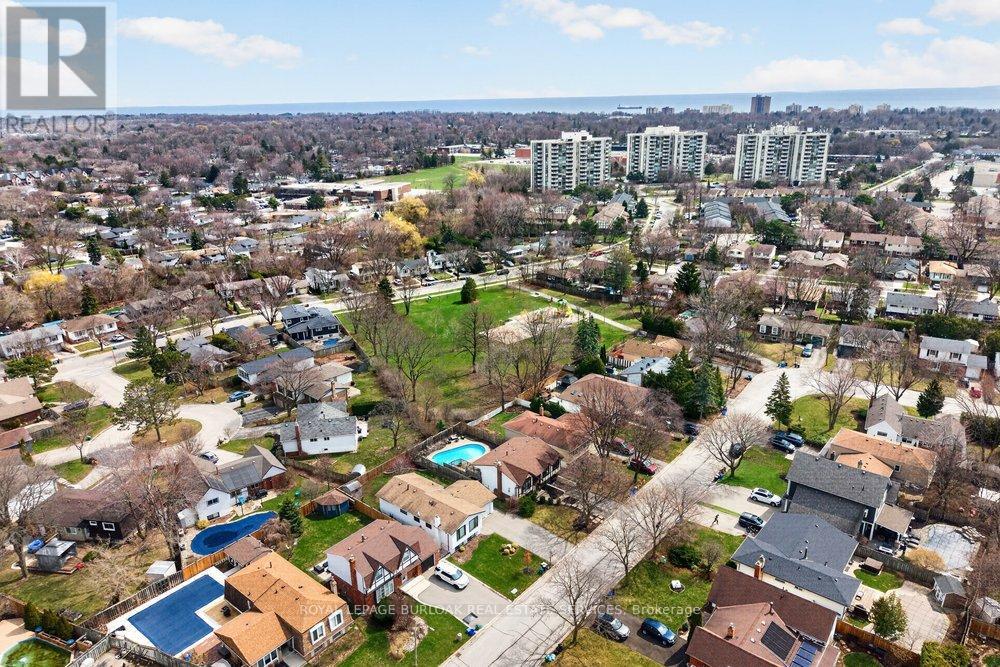 578 Holly Hill Crescent, Burlington, Ontario  L7L 3Z7 - Photo 34 - W12983720