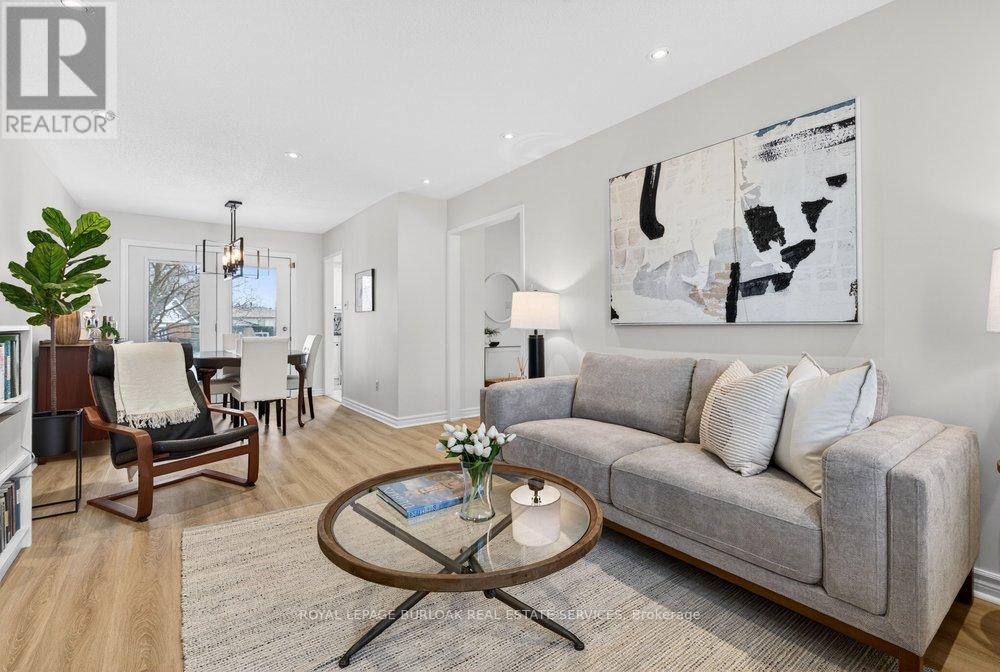 578 Holly Hill Crescent, Burlington, Ontario  L7L 3Z7 - Photo 9 - W12983720