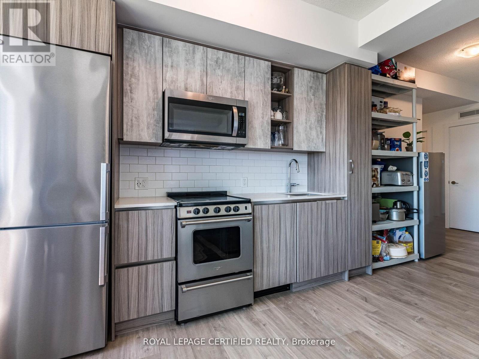 715 - 251 Manitoba Street, Toronto, Ontario  M8Y 0C7 - Photo 4 - W12983722