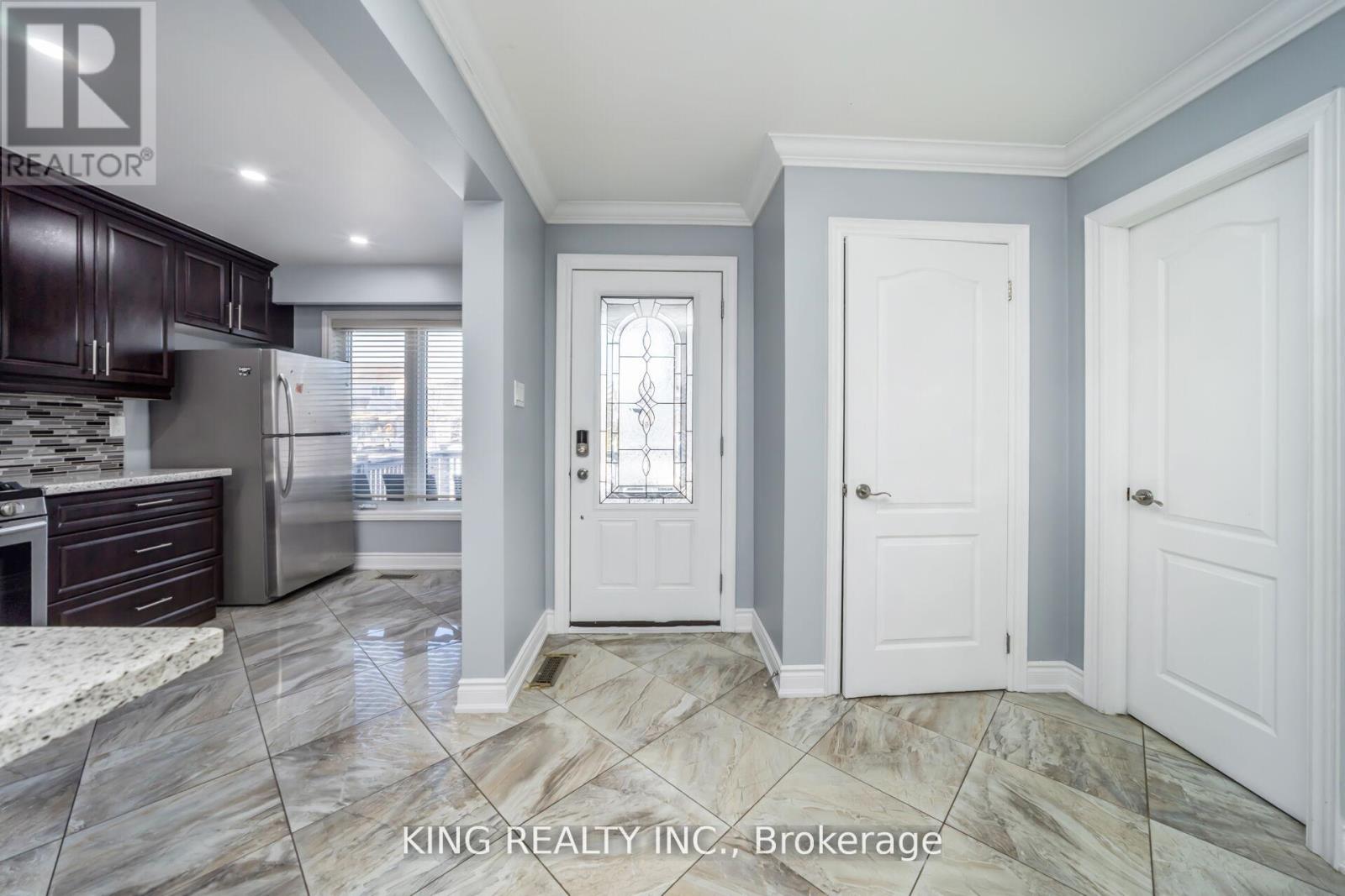 3 Nottawasaga Crescent, Brampton, Ontario  L6Z 1B8 - Photo 6 - W12983726