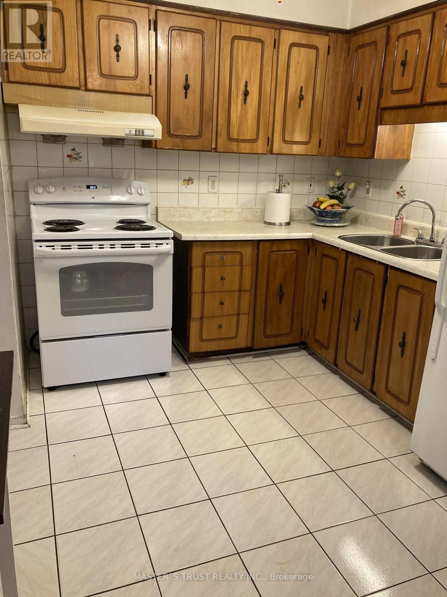 72 - 246 John Garland Boulevard, Toronto, Ontario M9V 1N8 - Photo 12 - W12983750