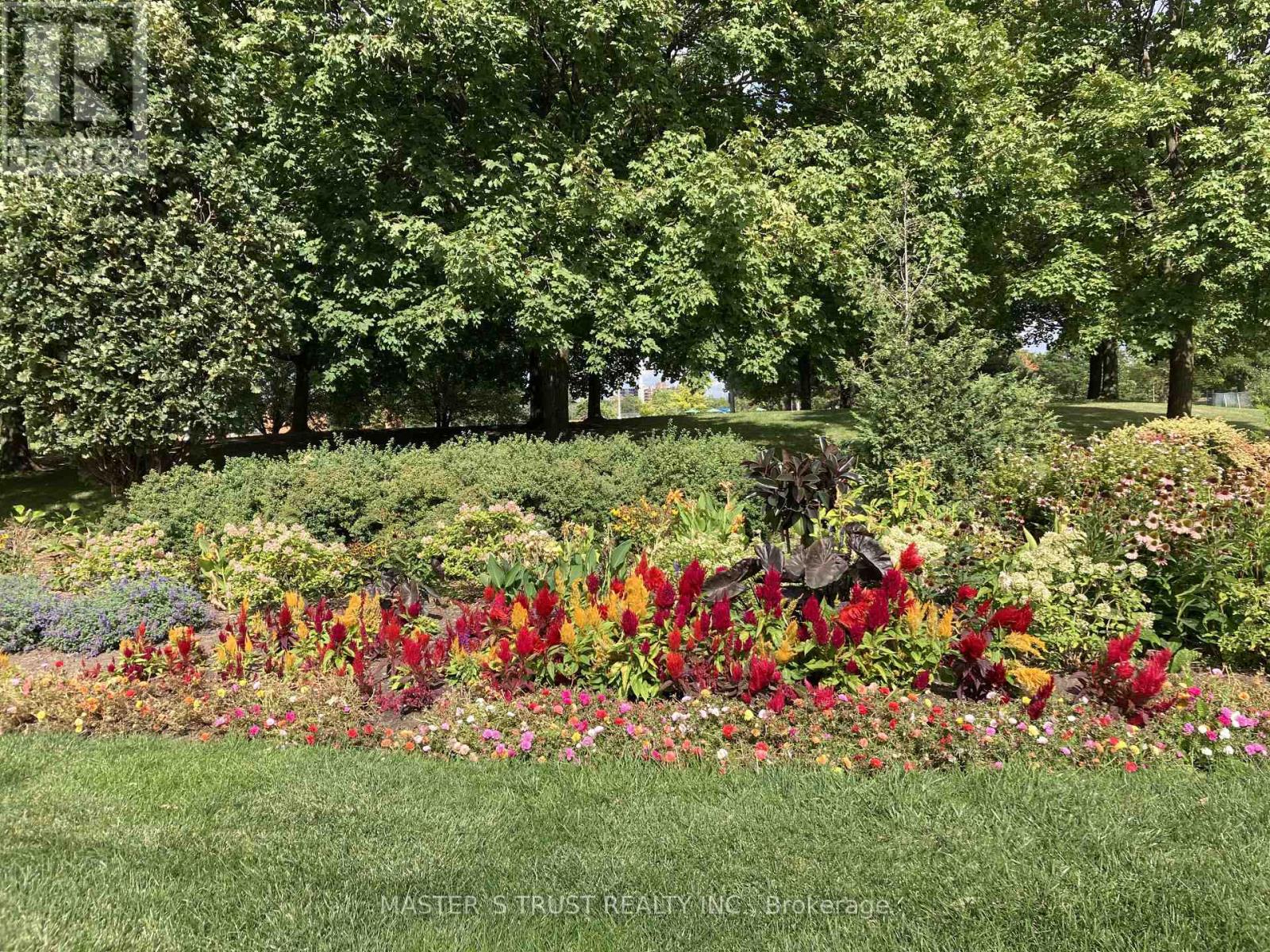 72 - 246 John Garland Boulevard, Toronto, Ontario M9V 1N8 - Photo 13 - W12983750